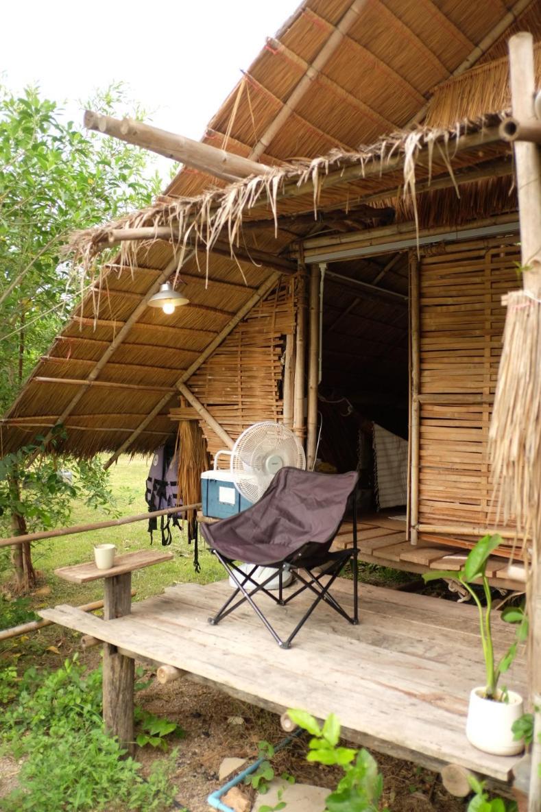 Royal Mountain Hut Hotel Ratchaburi Стая снимка