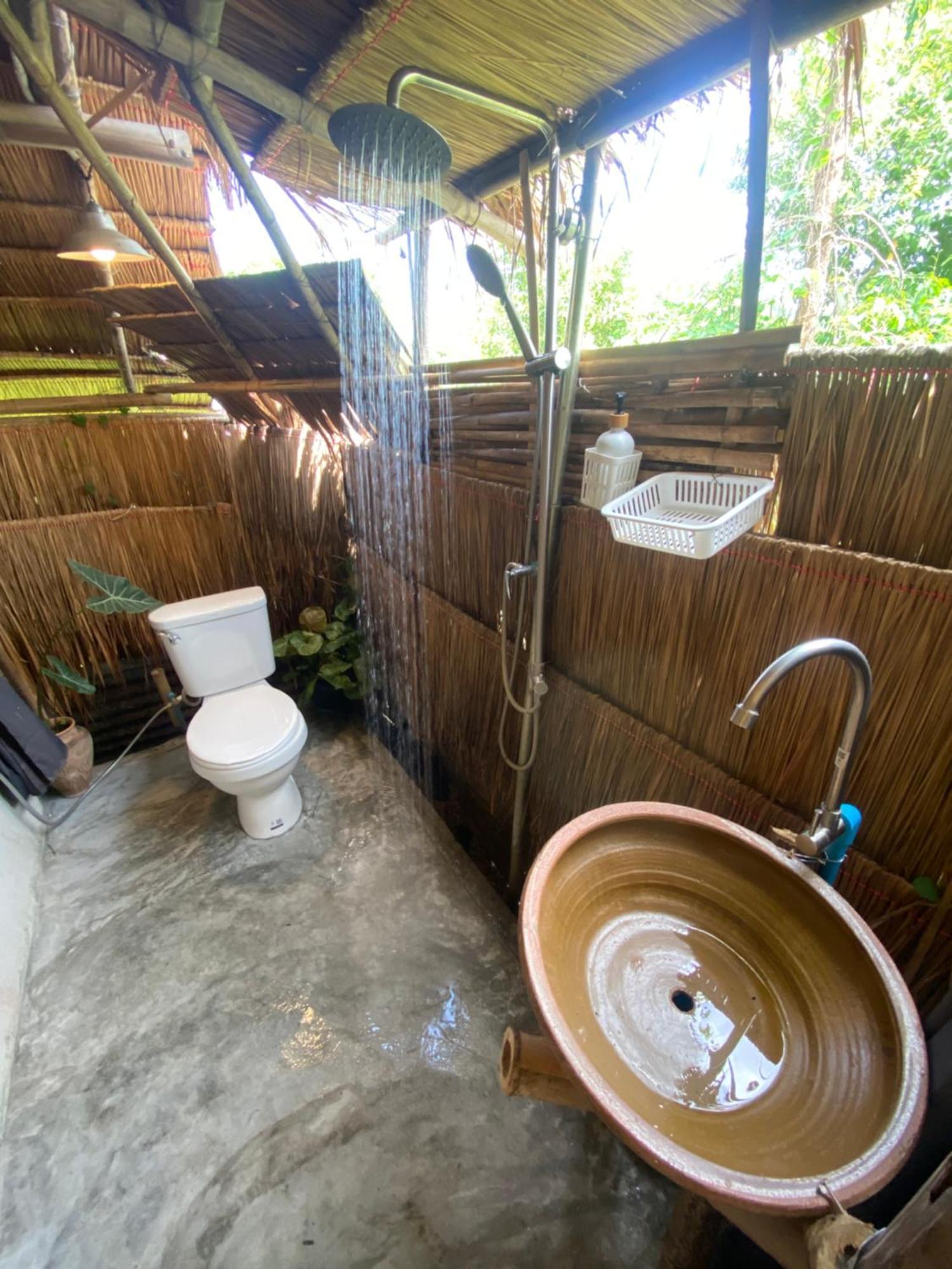 Royal Mountain Hut Hotel Ratchaburi Екстериор снимка